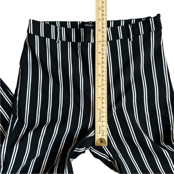 Black and White Striped Pants 🖤🤍🖤 - Picture 8 of 9
